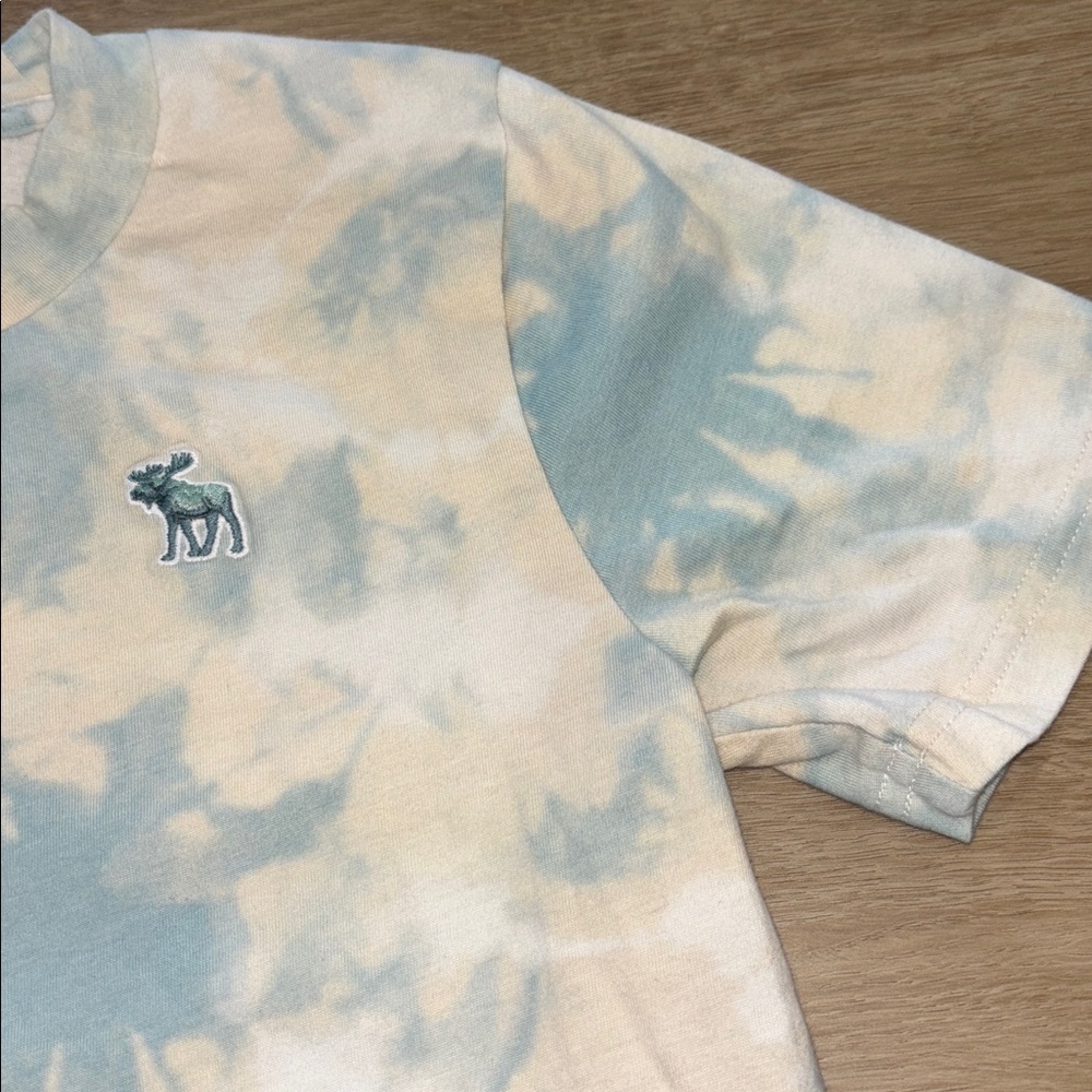 Abercrombie Kids Sky Blue and Cream Tie-Dye Tee size 9/10 - Picture 2 of 4